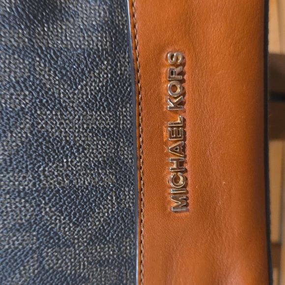 💥💥💥Michael Kors Brown MK Logo Chestnut Leather Accent Shoulder Bag Crossbody - Picture 3 of 16